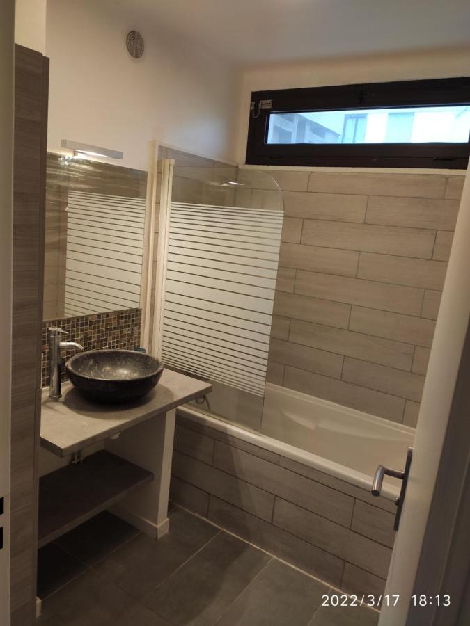 Les Tamaris Apartamento Arles Exterior foto